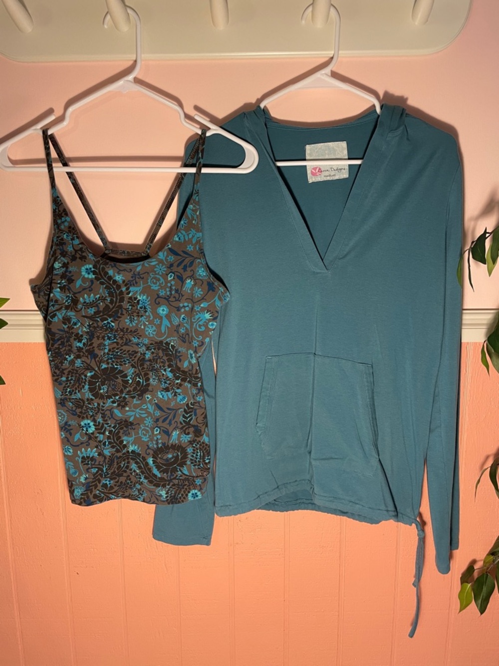 Patagonia & Carve Designs Teal Hoodie & Matching Tank, Size Medium